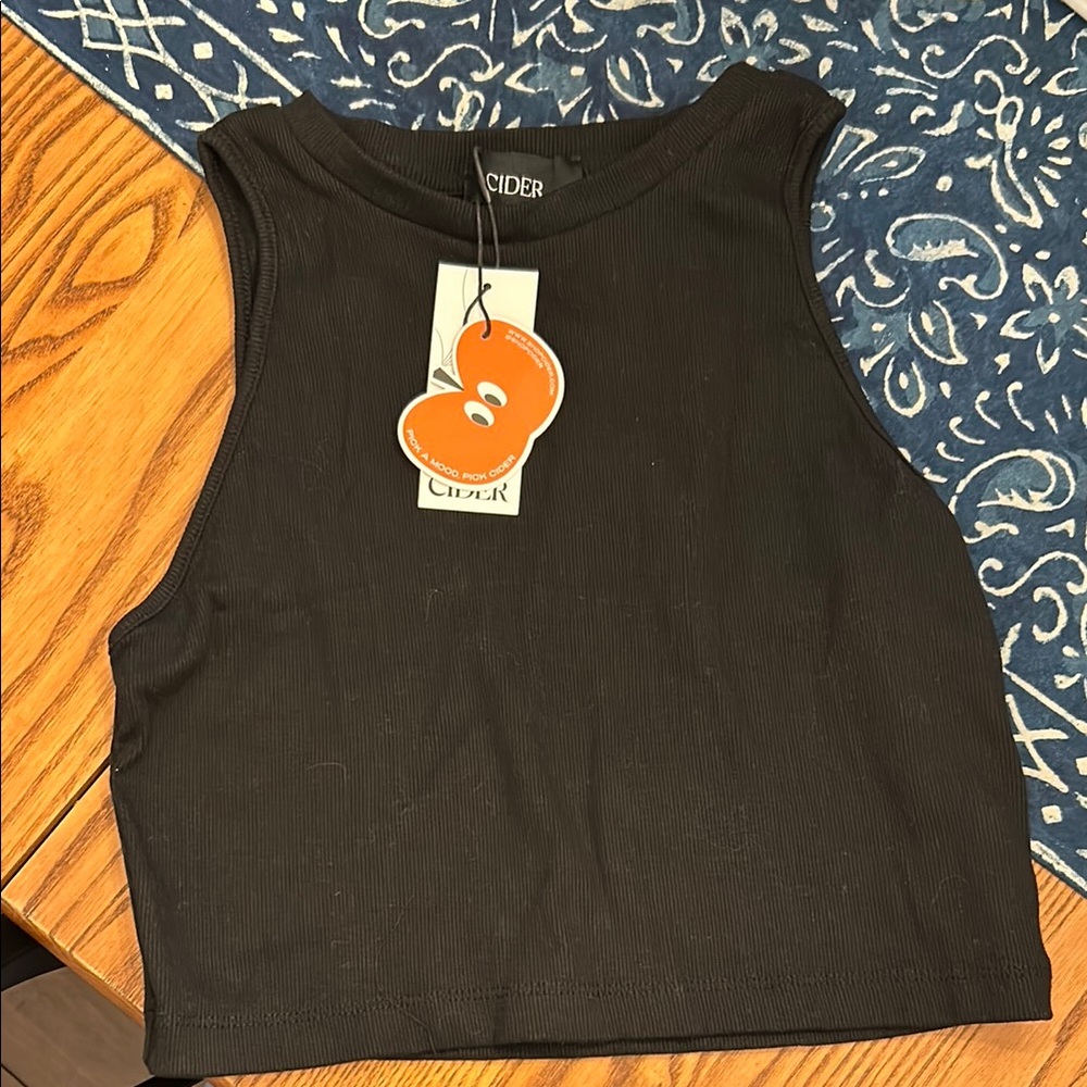 Cider Women’s Ribbed Crop Top in Black NWT